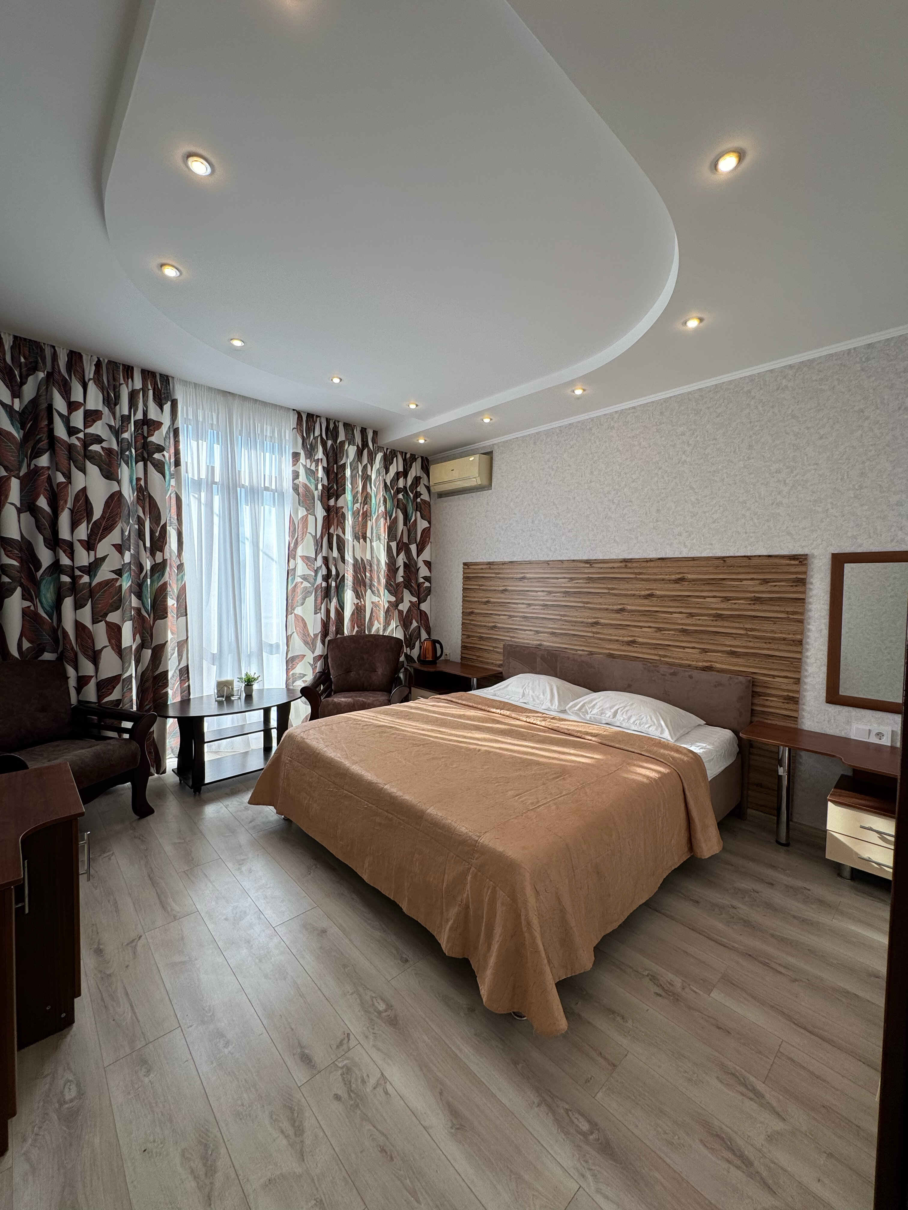 Фото отеля 2