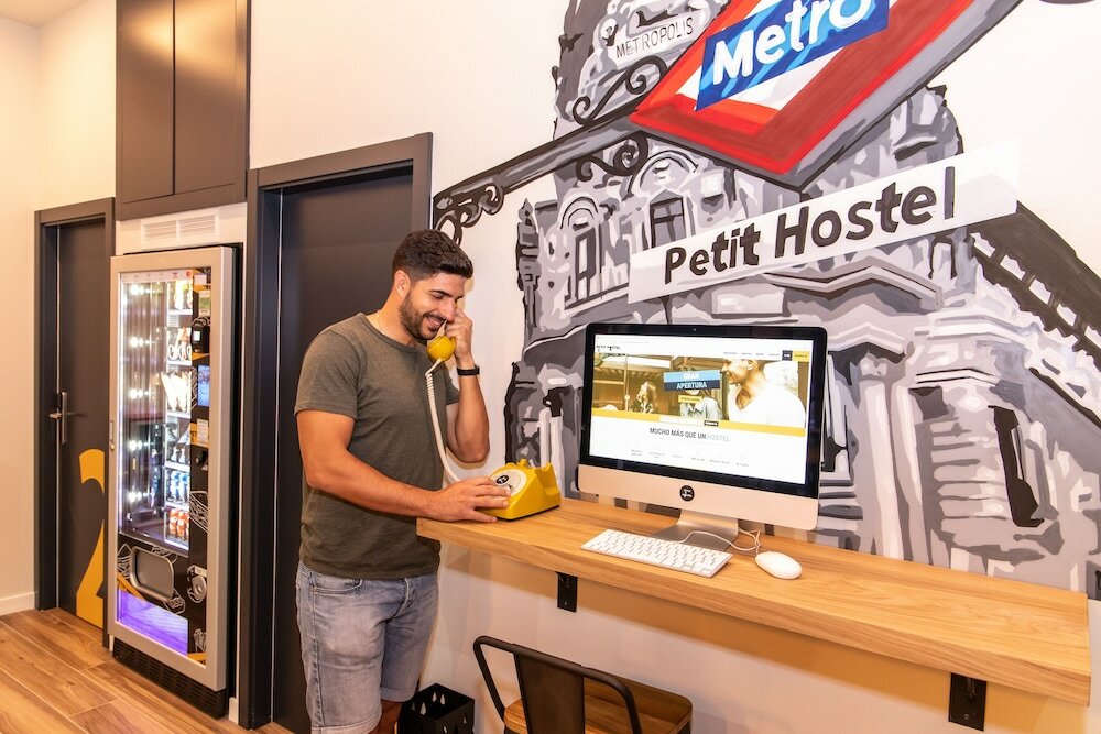 Фото Petit Hostel La Latina