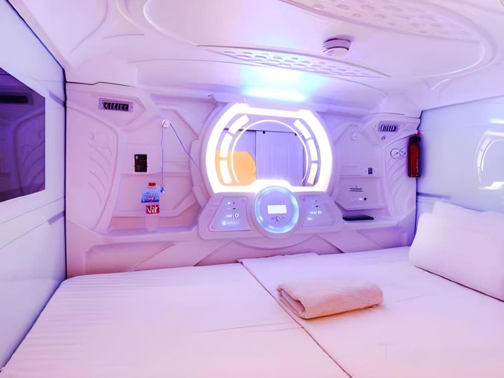 Фото Tab Capsule Hotel - Kayoon Surabaya