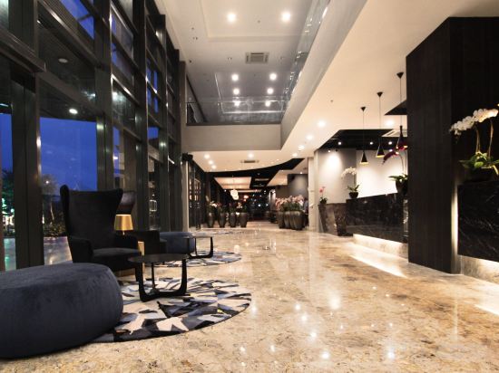 Фото Acappella Suite Hotel