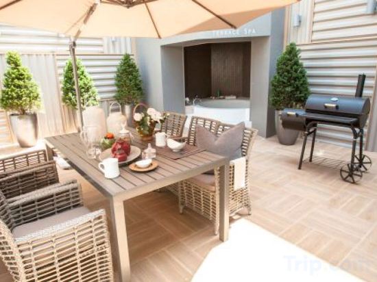 Фото Yongin Army Boutique