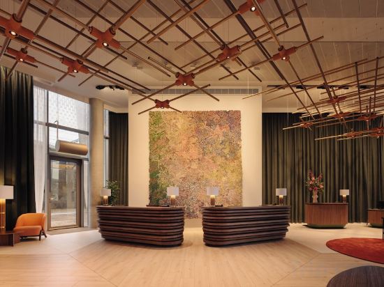 Фото DoubleTree by Hilton Amsterdam Centraal Station