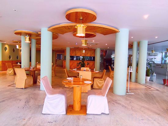Фото Dodas Palace by ShriGo Hotels
