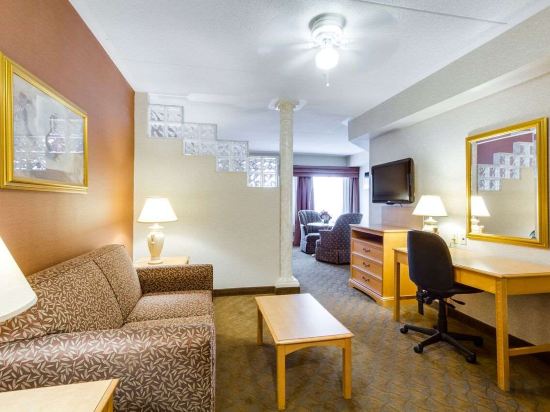 Фото Monte Carlo Inn - Brampton Suites