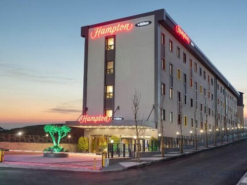 Внешний вид отеля Hampton by Hilton Istanbul Arnavutkoy в Арнавуткёйе, фото 1