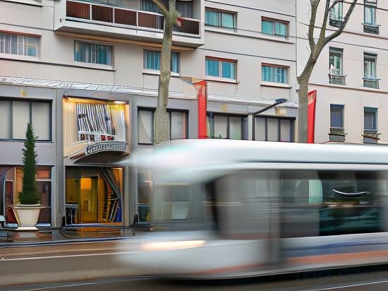 Фото Hôtel Charlemagne by HappyCulture