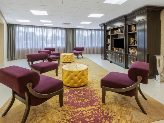 Фото Crowne Plaza Saddle Brook, an Ihg Hotel