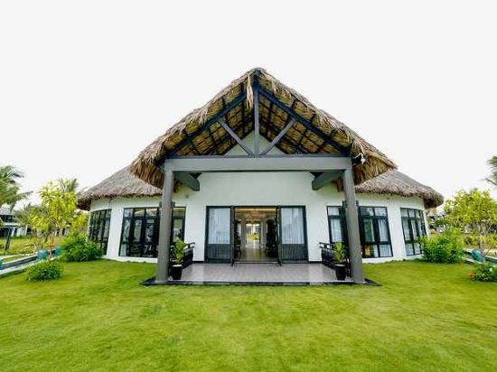 Фото Bliss Hoi An Beach Resort & Wellness