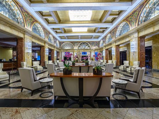 Фото The Congress Plaza Hotel & Convention Center