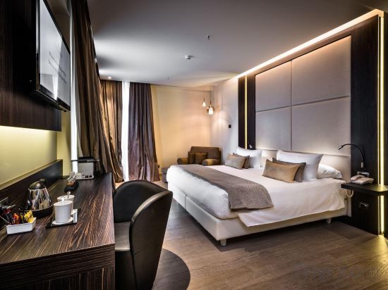 Фото Hotel The Square Milano Duomo