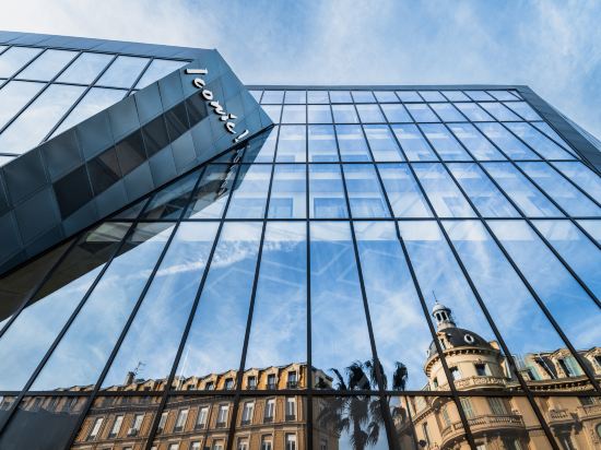 Фото DoubleTree by Hilton Nice Centre Iconic