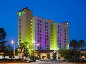 Гостиница Holiday Inn & Suites Across From Universal Orlando