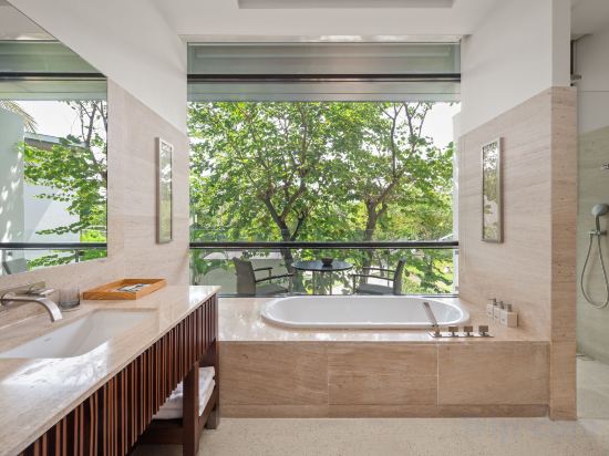 Фото Beachfront Villa Danang Beach