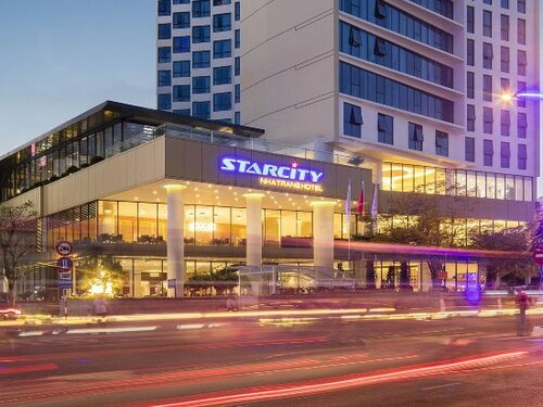 Внешний вид отеля Star City Hotel & Condotel Beachfront Nha Trang в Нячанге, фото 4