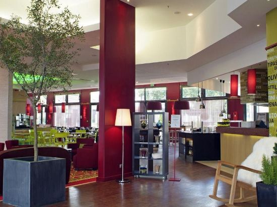 Фото Courtyard by Marriott Paris La Defense West - Colombes