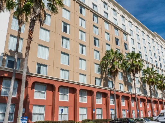 Фото Holiday Inn & Suites Across From Universal Orlando