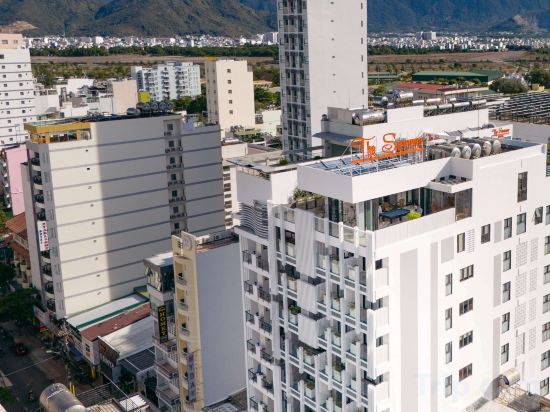 Фото The Summer Hotel