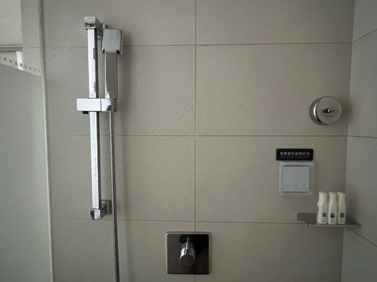 Фото Lavande Hotel Shenzhen International Convention and Exhibition Center