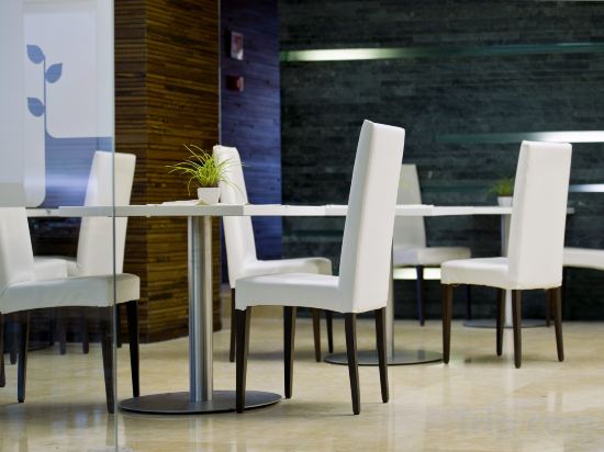 Фото Hilton Garden Inn Rome Claridge