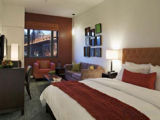 Фото Ravel Hotel Trademark Collection by Wyndham