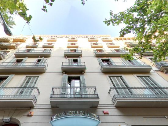 Фото Líbere Barcelona Sant Antoni