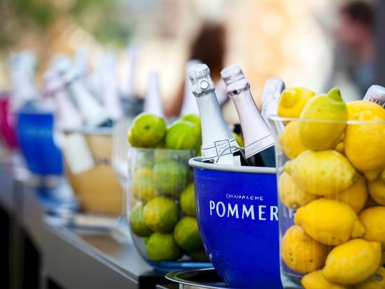 Фото Two Hotel Barcelona by Axel - Adults only