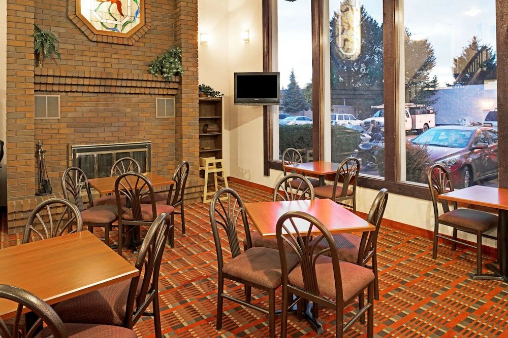 Фото Ramada by Wyndham Spokane Valley