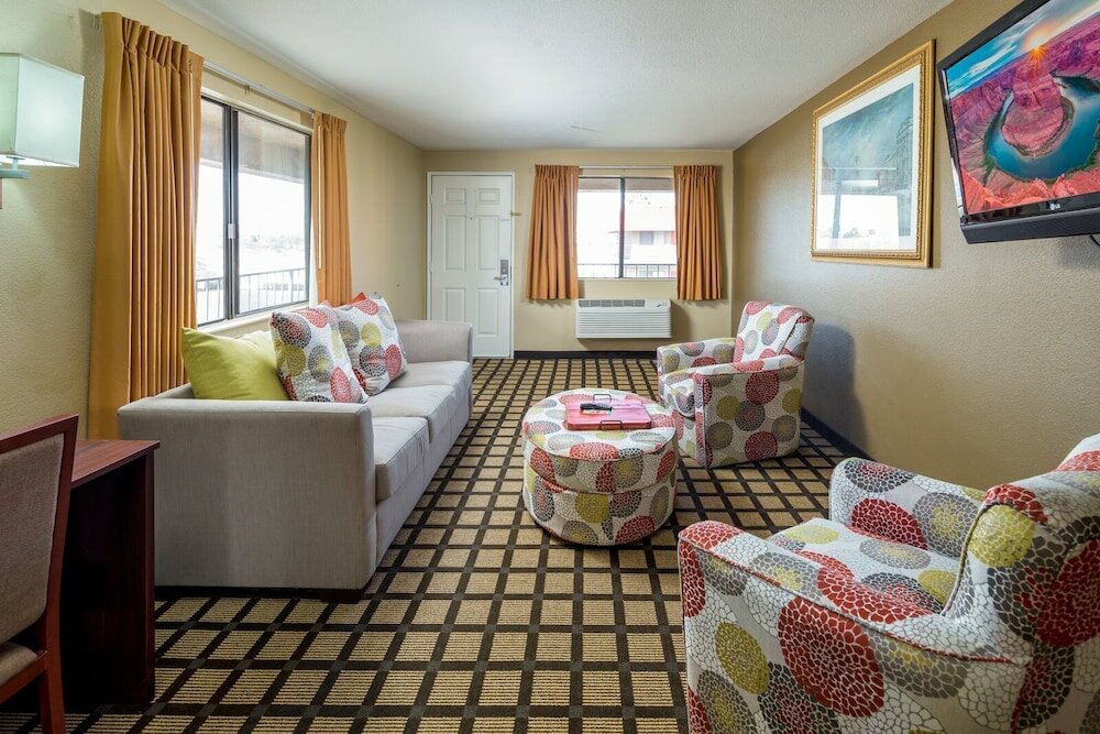 Фото Travelers Inn