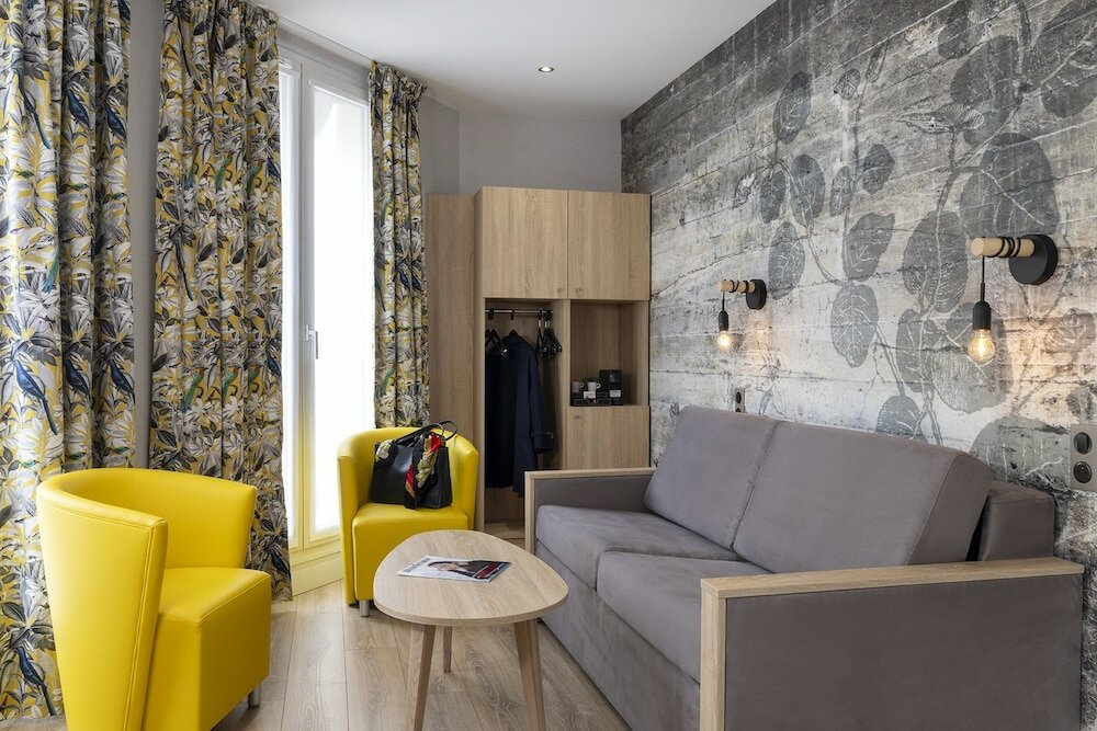 Фото Charlemagne