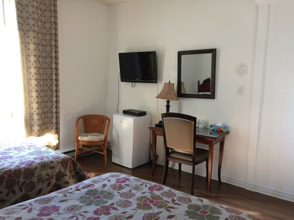 Фото Hotel Bon Accueil