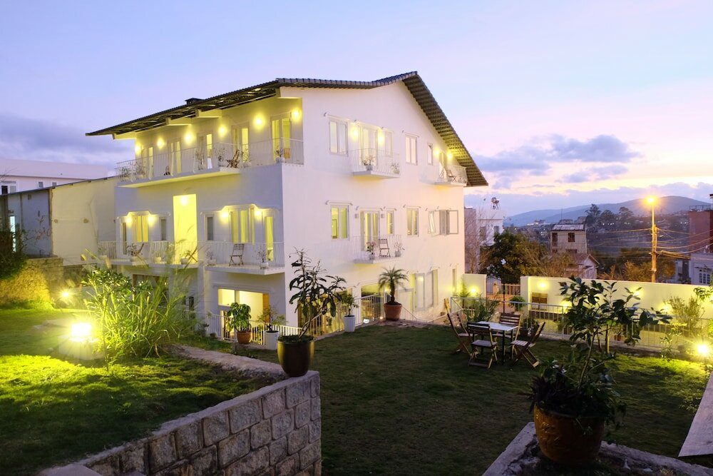 Фото отеля 1