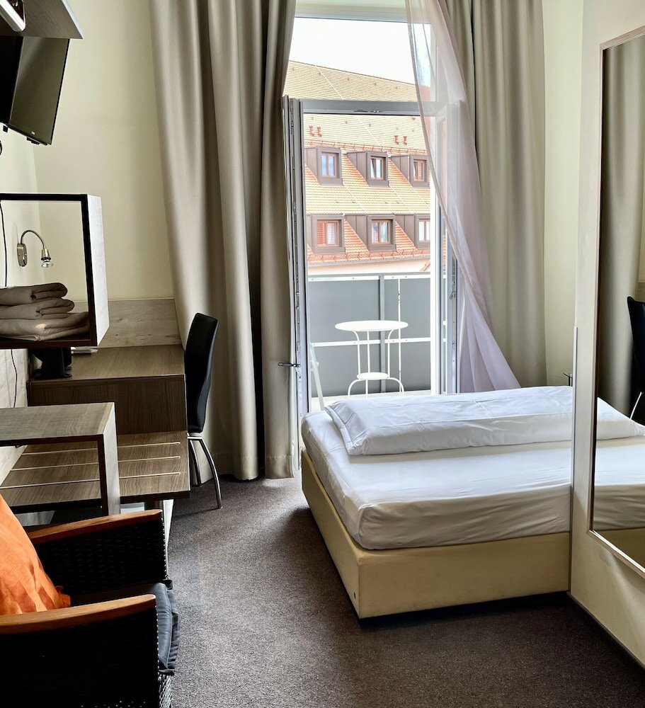 Фото Hotel Central