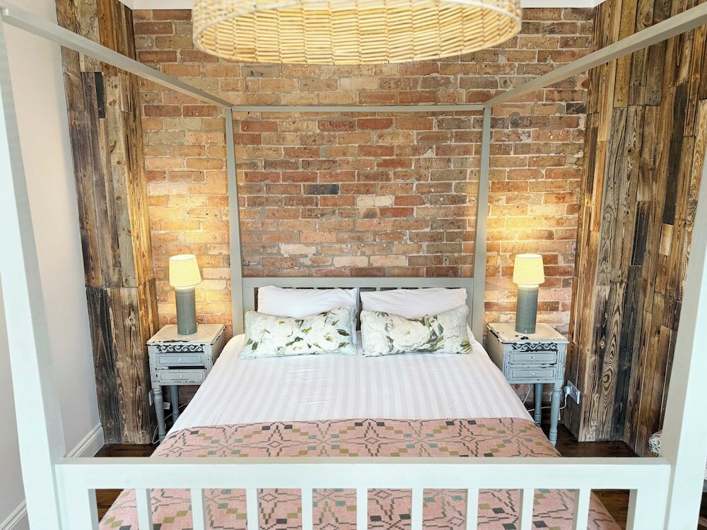 Фото The Knoll House