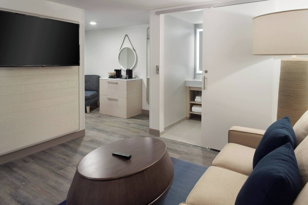 Фото Courtyard Miami Coconut Grove