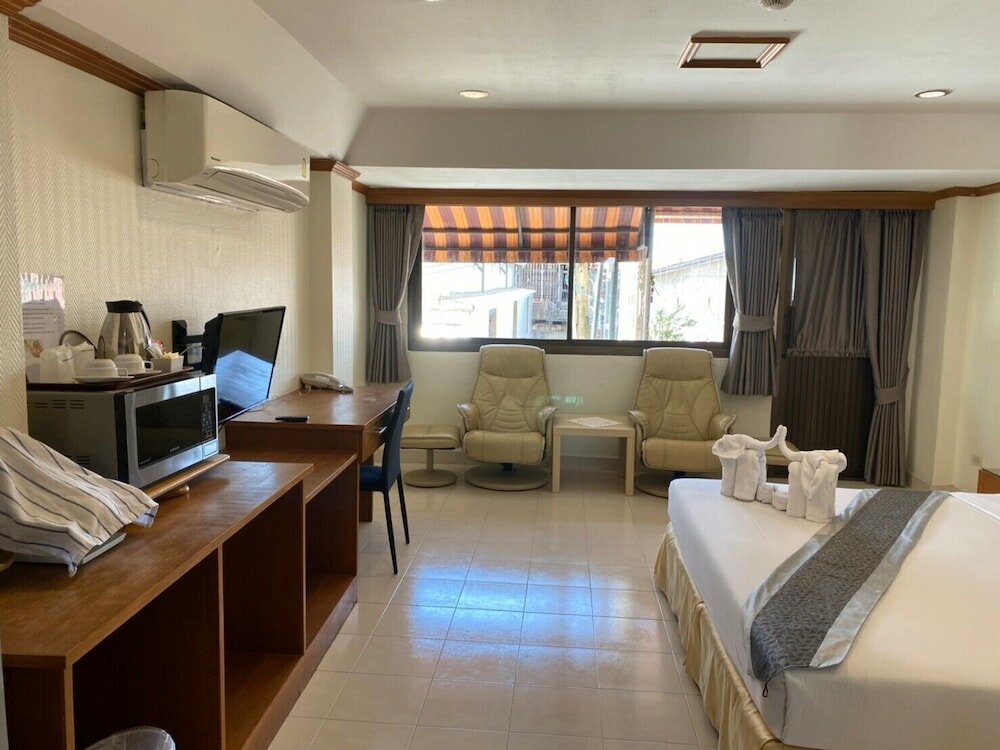 Фото Seaview Hotel Sriracha