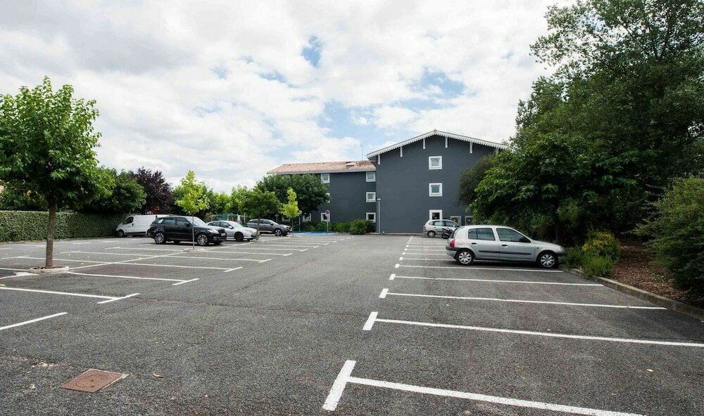 Фото Kyriad Bordeaux Sud - Villenave d'Ornon