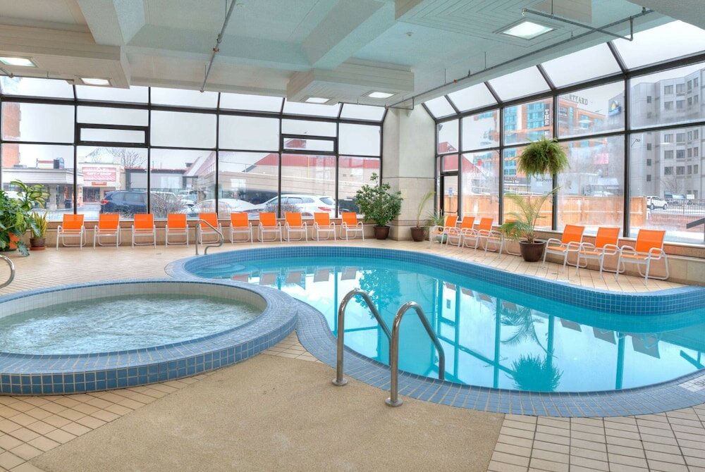 Фото Howard Johnson Plaza by Wyndham by the Falls Niagara Falls