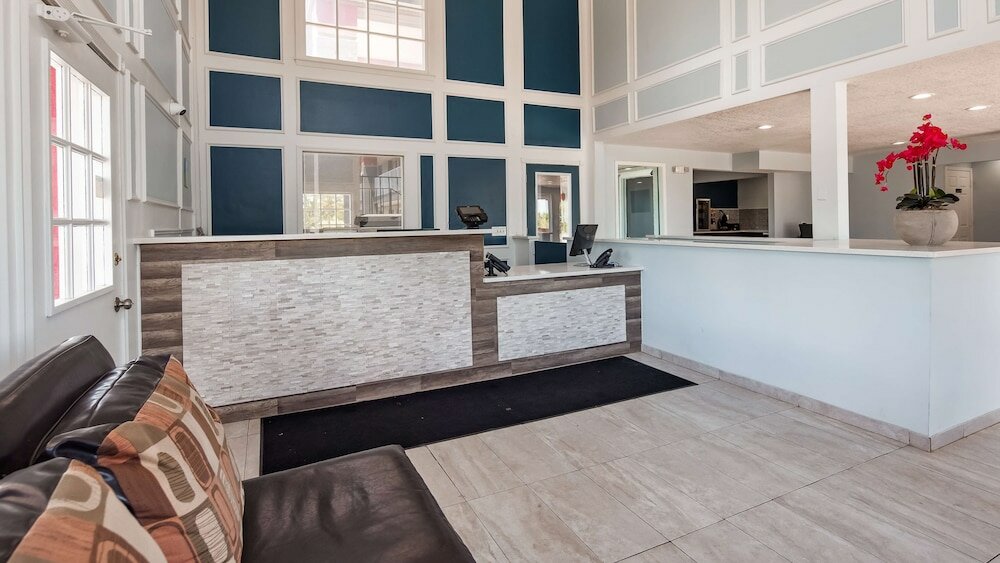 Фото SureStay Hotel by Best Western Olathe