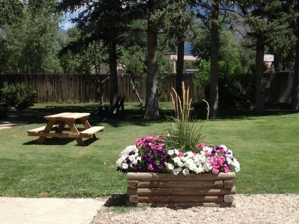 Фото El Pueblo Lodge