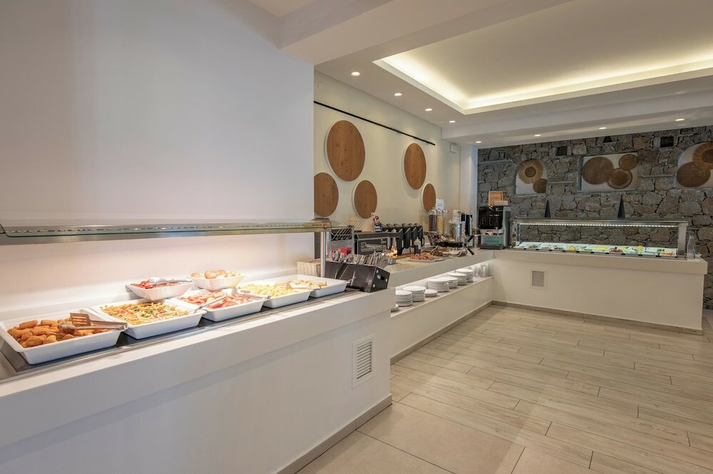 Фото Acrogiali Beachfront Hotel