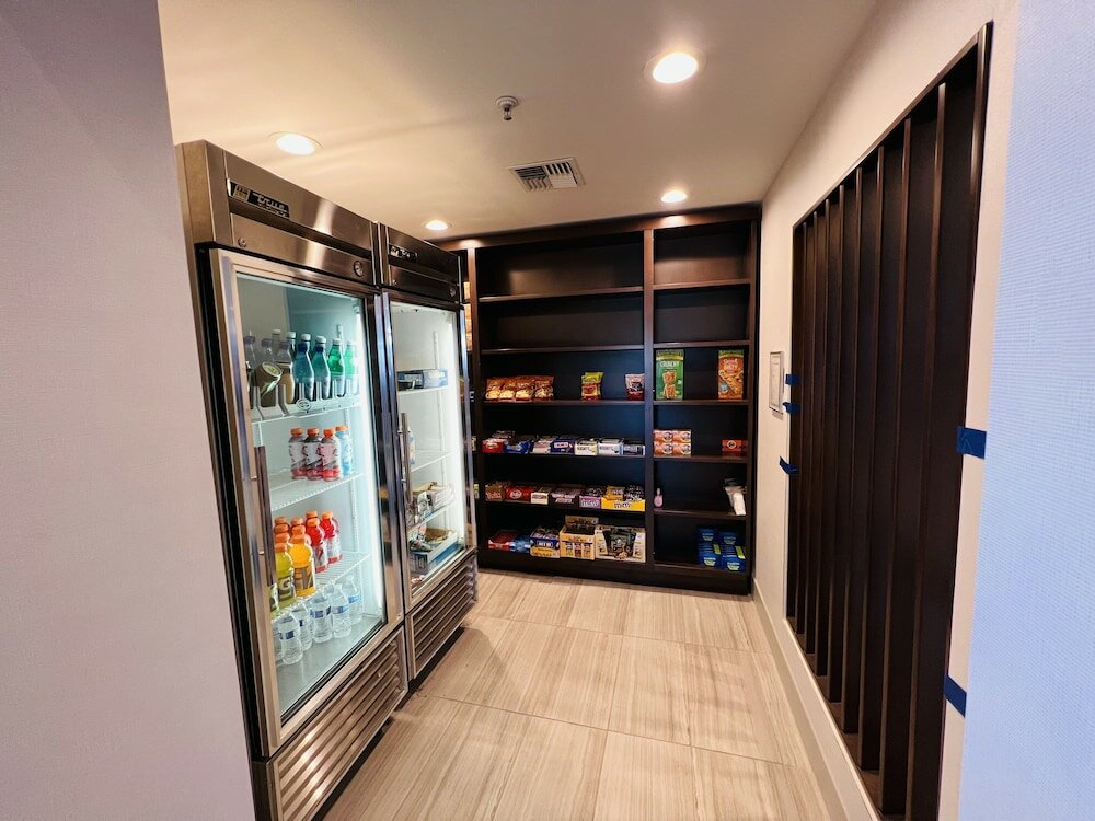 Фото Holiday Inn Express & Suites Salinas, an Ihg Hotel