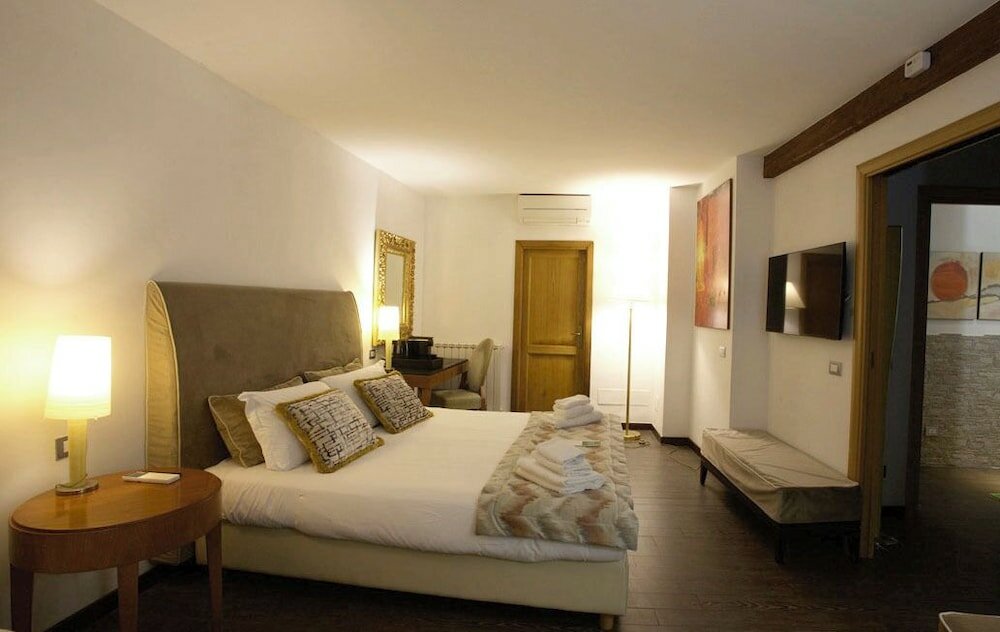 Фото St. Peter' Six Rooms & Suites