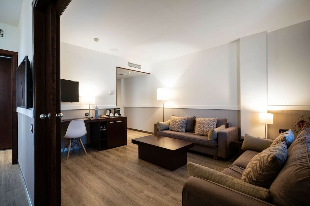 Фото Catalonia Gran Hotel Verdi