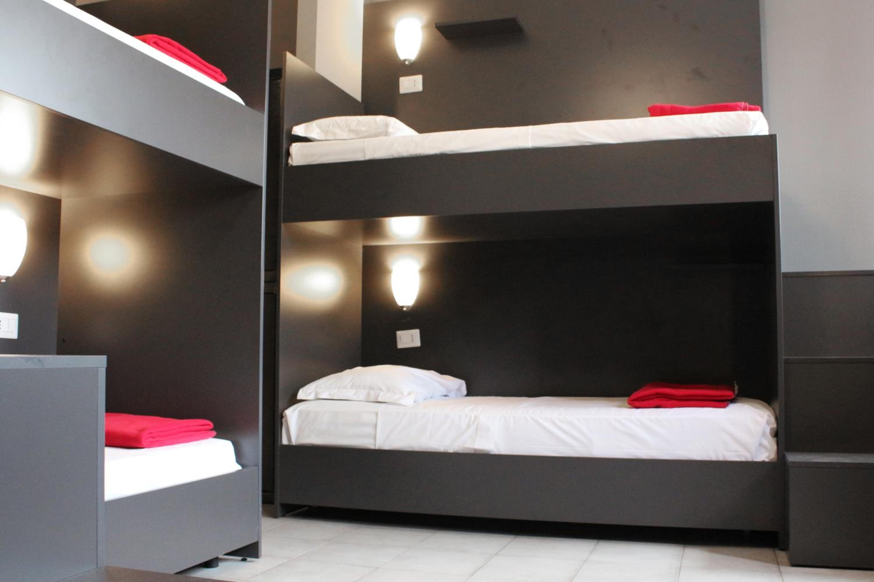 Фото Хостел New Generation Hostel Milan Center Navigli