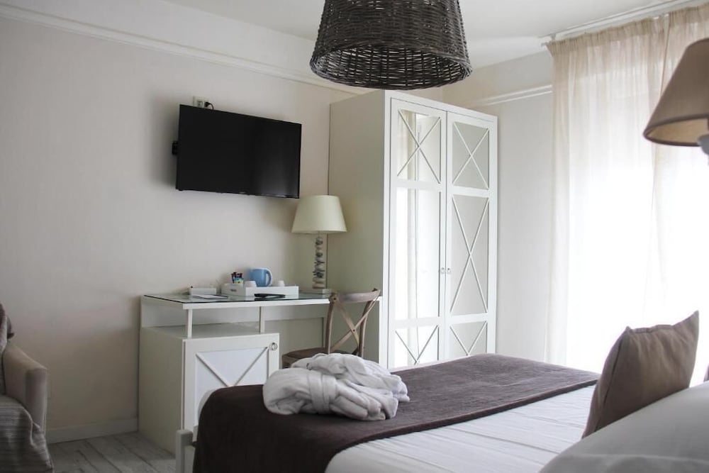 Фото Hotel Bijou