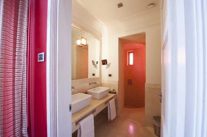 Фото Moses Fountain