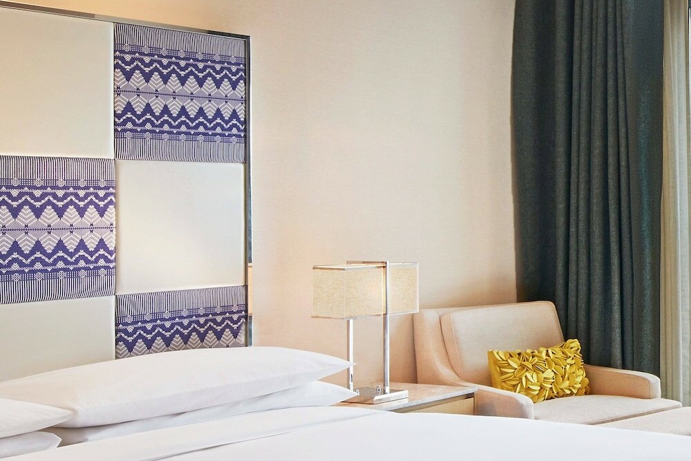 Фото Renaissance Dhaka Gulshan Hotel