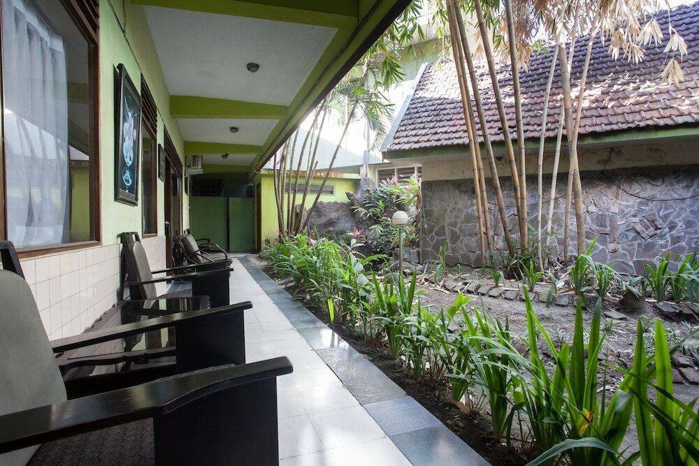 Фото RedDoorz near Balai Kota Malang