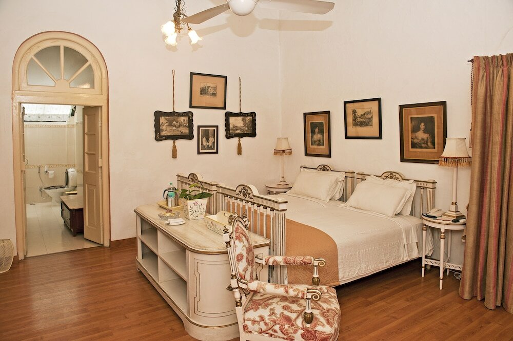 Фото WelcomHeritage Connaught House