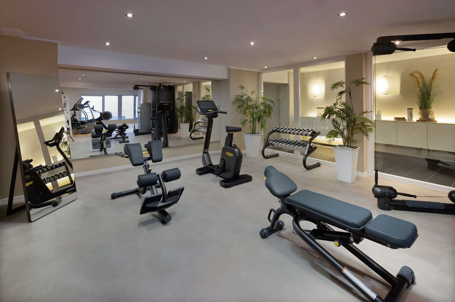 Фото DoubleTree by Hilton Hannover Schweizerhof